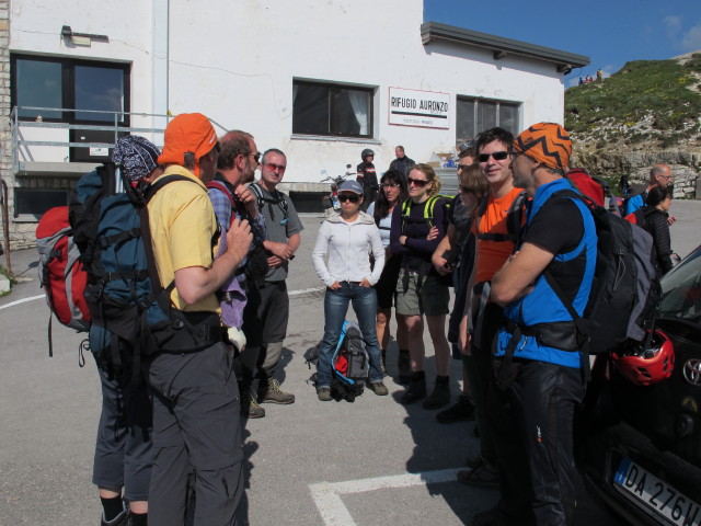 ?, G&uuml;nther, Helmut, Erich, Diana, Ulrike, Sabrina, Christian, Hannelore, Ronald und Klaus beim Rifugio Auronzo, 2.320 m