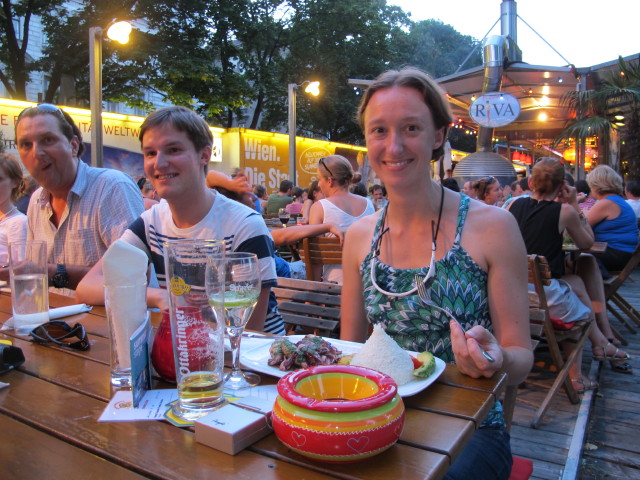 Wolfgang, Jakob und Carmen im 'Casa Caribe&ntilde;a' auf der Summerstage