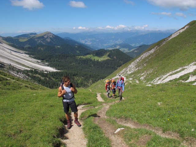 Christoph, Christoph, Gudrun und Susanne am Weg 33 zwischen Tschantschenonalm und Kreuzjoch (10. Aug.)