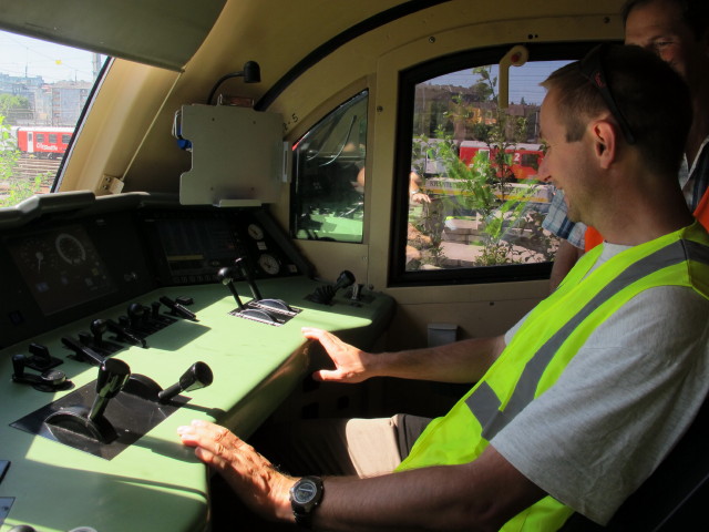 Ich in der 1016 012 am &Ouml;BB-Standort Linz (5. Sept.)