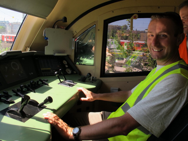 Ich in der 1016 012 am &Ouml;BB-Standort Linz (5. Sept.)