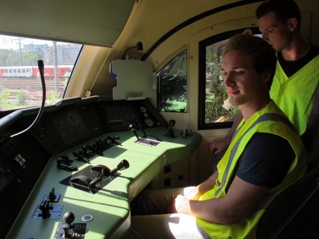 David in der 1016 012 am &Ouml;BB-Standort Linz (5. Sept.)