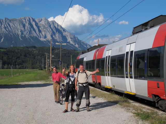 J&ouml;rg und Erich im Bahnhof Stein an der Enns, 667 m
