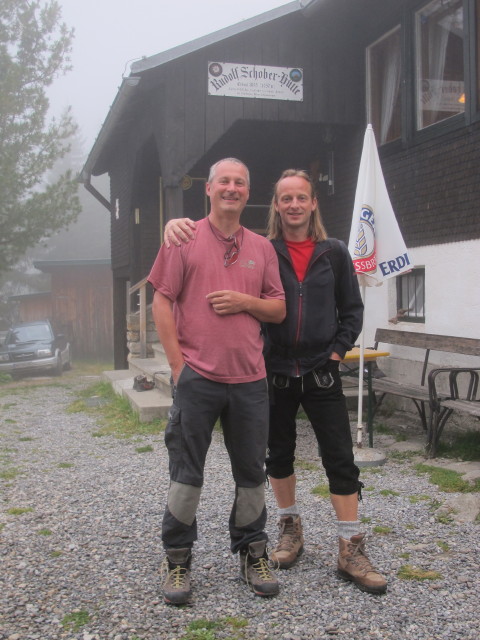 Erich und J&ouml;rg bei der Rudolf-Schober-H&uuml;tte, 1.667 m (8. Sept.)