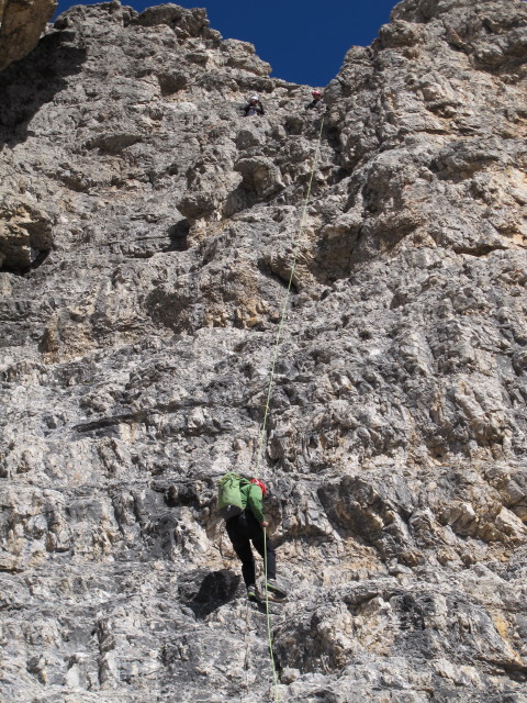 Gro&szlig;e Zinne-Normalweg: Herbert zwischen Schl&uuml;sselstelle und unterem Terrassenband (21. Sept.)