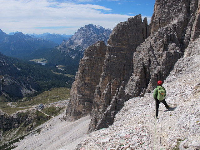 Gro&szlig;e Zinne-Normalweg: Herbert zwischen Schl&uuml;sselstelle und unterem Terrassenband (21. Sept.)