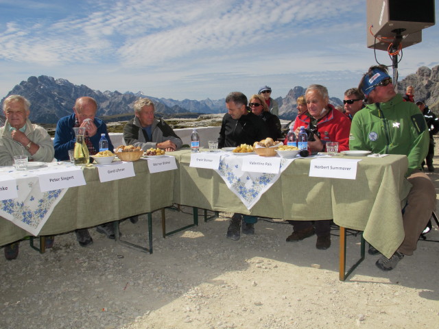 Peter, Gerd, Werner, Erwin, Valentino und Herbert bei der Drei-Zinnen-H&uuml;tte, 2.405 m (22. Sept.)