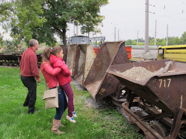 Walter, Diana und Daria am Freigel&auml;nde
