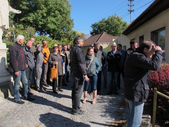 bei der Pfarrkirche St. Johannes d. T&auml;ufer in Poysdorf