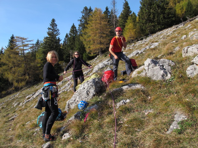 'H&uuml;hnerleiter': Christiane, Irene und Dieter beim Ausstieg