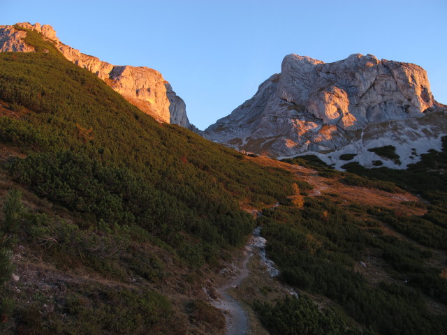 Weg 211 zwischen Dr. Heinrich-Hackel-H&uuml;tte und 's Stiegl (26. Okt.)