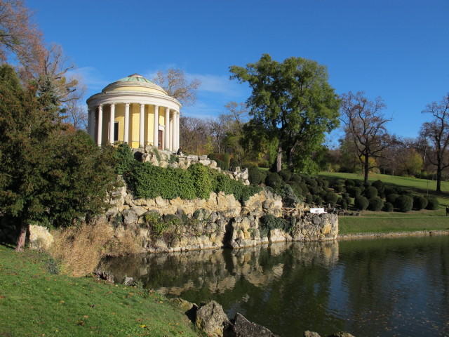 Leopoldinentempel im Schlosspark Esterh&aacute;zy