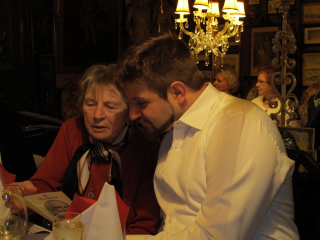 Oma und Markus im Marchfelderhof