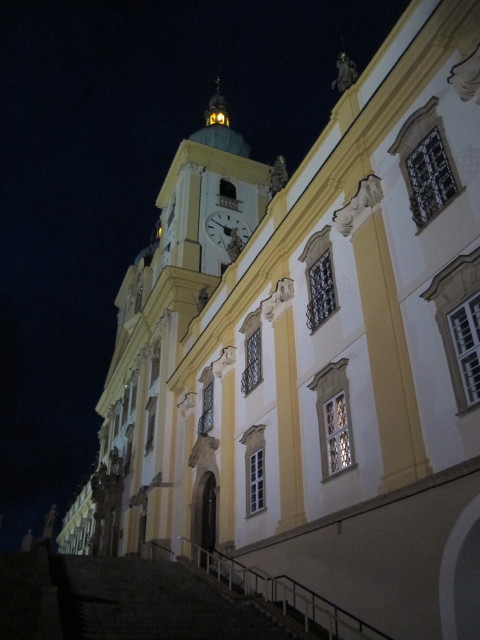 Basilika Mari&auml; Heimsuchung, 382 m