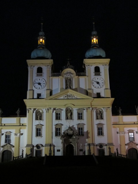Basilika Mari&auml; Heimsuchung, 382 m