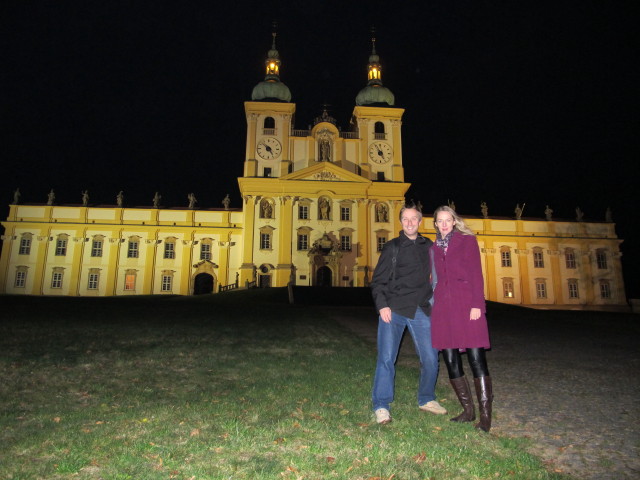 Ich und Andrea bei der Basilika Mari&auml; Heimsuchung, 382 m