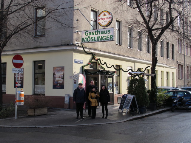 Thomas, Wolfgang, Diana und Katja beim Gasthaus M&ouml;slinger