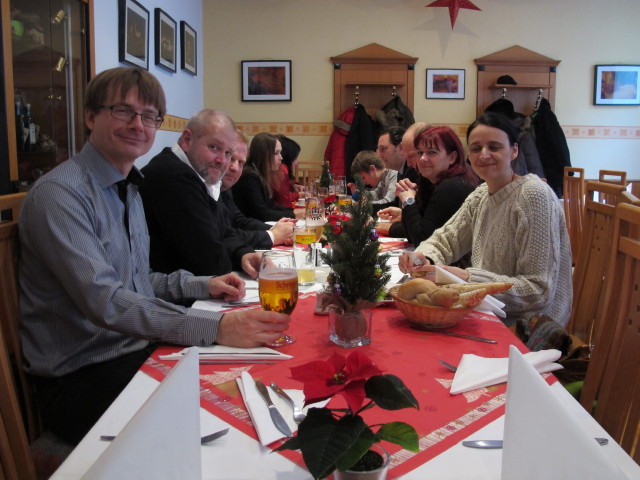 Stefan, Rudolf, Thomas, Diana, Claudia, Florian, Wolfgang, ?, Eva und Katja im Gasthaus M&ouml;slinger