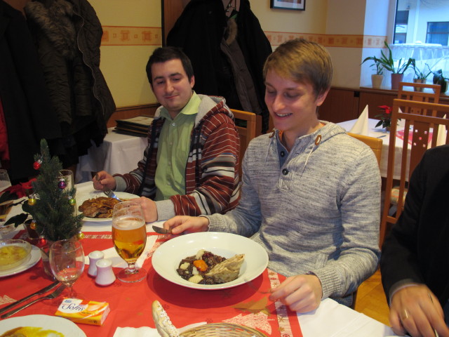 Christian und Florian im Gasthaus M&ouml;slinger