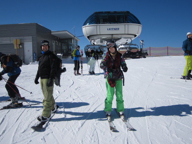 Markus, Jochen, Ines und Ayesha bei der Bergstation der Valfagehrbahn, 2.281 m (8. M&auml;rz)
