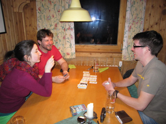 Ayesha, Markus und Jochen in der Ulmer H&uuml;tte, 2.279 m (8. M&auml;rz)
