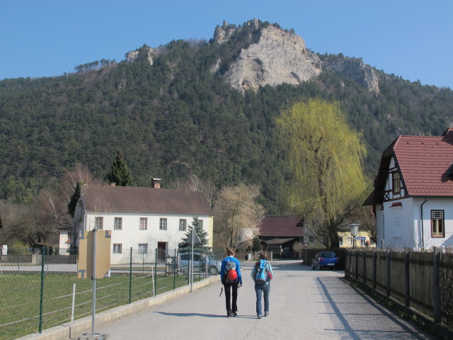 Carmen und Diana in Glei&szlig;enfeld, 362 m