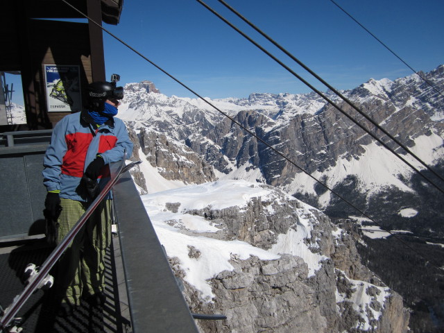 Markus in der Bergstation der Seilbahn Col Drusci&egrave;/Ra Valles, 2.463 m (17. M&auml;rz)