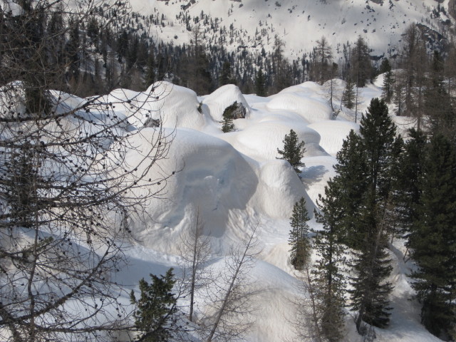 neben der Piste 'Averau - 5 Torri' (21. M&auml;rz)