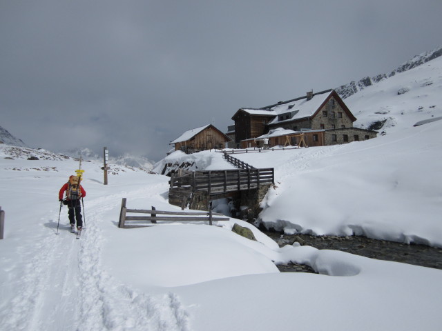 Christoph bei der Franz-Senn-H&uuml;tte, 2.149 m (16. Apr.)