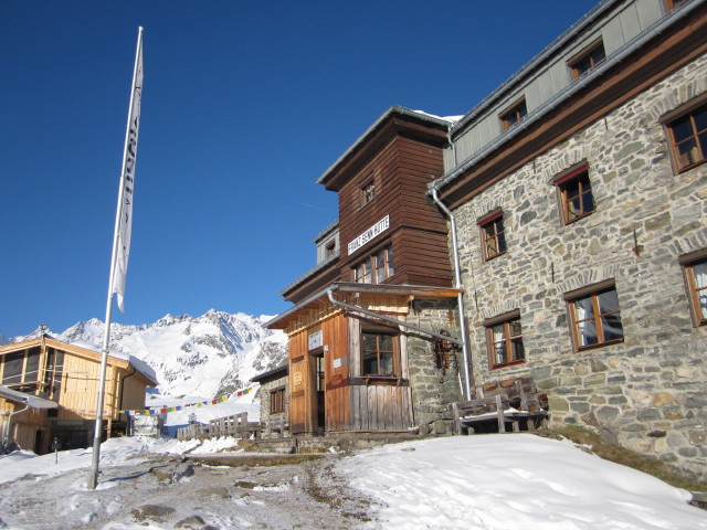 Franz-Senn-H&uuml;tte, 2.149 m (17. Apr.)