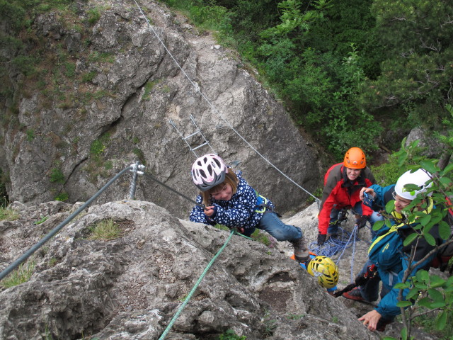 Katja-Lin, Kerstin und Stefan nach der Seilbr&uuml;cke