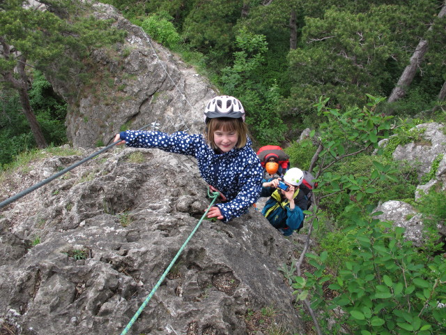 Katja-Lin, Kerstin und Stefan nach der Seilbrücke