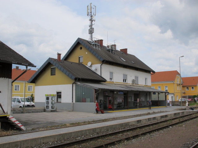 Bahnhof F&uuml;rstenfeld, 271 m