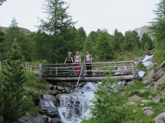 Evelyn, Miriam und Christoph beim Leibnitzbach (4. Juli)