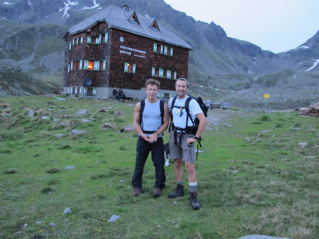 Christoph und ich bei der Hochschoberhütte, 2.322 m (4. Juli)