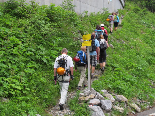Erich, Edith, Daniel, Helga, Dominika, Doris, Jasmin, Hannelore und Irmgard zwischen Pl&ouml;ckenpass und Oberst Gressel-Klettersteig
