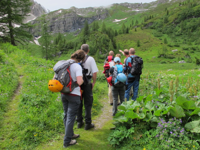 Hannelore, Erich, Ernst, Diana, Doris, Helmut und Daniel am Obstanser Boden