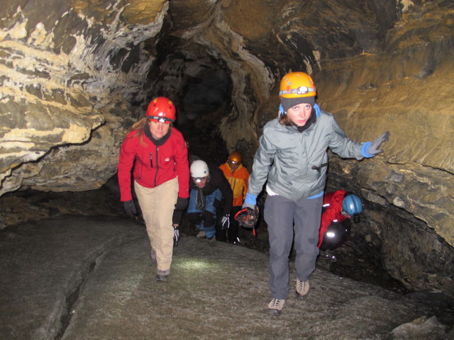 Doris, Daniel, Erich, Hannelore und Diana in der Obstanser Eish&ouml;hle