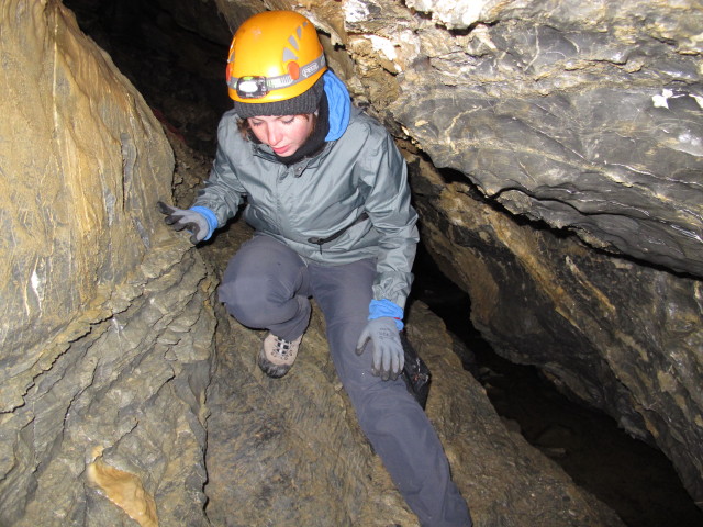 Hannelore in der Obstanser Eish&ouml;hle