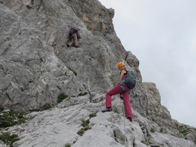 Gro&szlig;e Kinigat-Klettersteig: Evelyn und Miriam am Elfenbeinpfeiler