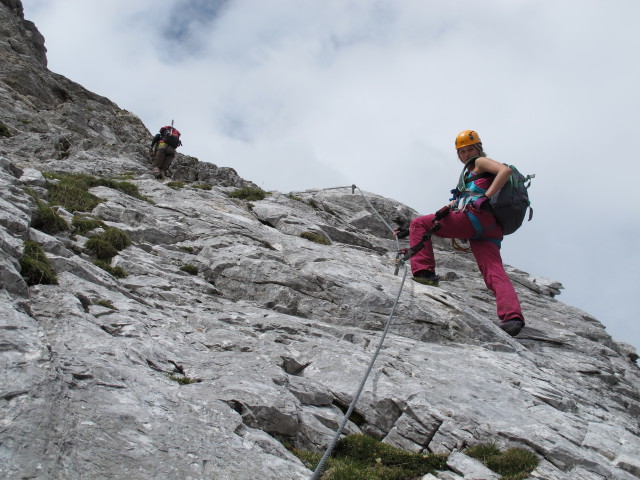 Gro&szlig;e Kinigat-Klettersteig: Evelyn und Miriam auf der Silberplatte