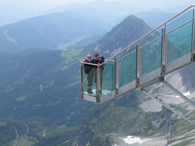 Sabrina und Christian auf der Treppe ins Nichts (20. Juli)