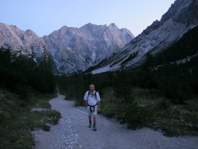 Erich zwischen Wimbachgriesh&uuml;tte und Sch&ouml;nfeldspitze (2. Aug.)