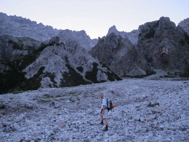 Erich zwischen Wimbachgriesh&uuml;tte und Sch&ouml;nfeldspitze (2. Aug.)
