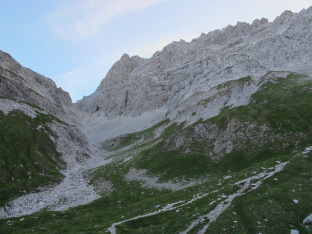 Weg 441 zwischen Wimbachgriesh&uuml;tte und Sch&ouml;nfeldspitze (2. Aug.)
