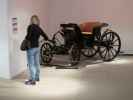 Mama im Kutschenmuseum