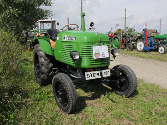 Traktortreffen beim Eisenbahnmuseum Sigmundsherberg