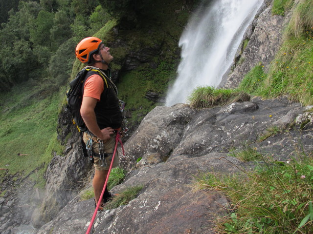 Axel in der dritten Seill&auml;nge der Klettertour 'Wasserfall'
