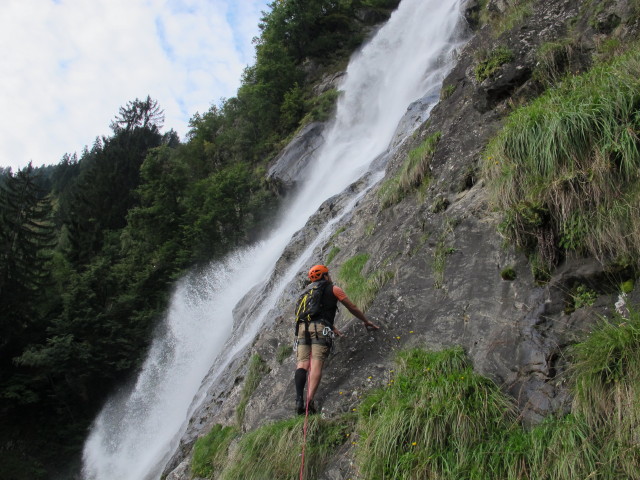 Axel in der dritten Seill&auml;nge der Klettertour 'Wasserfall'