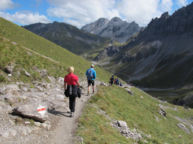 Corinna und Andreas auf Weg 02 zwischen Totalph&uuml;tte und L&uuml;nersee